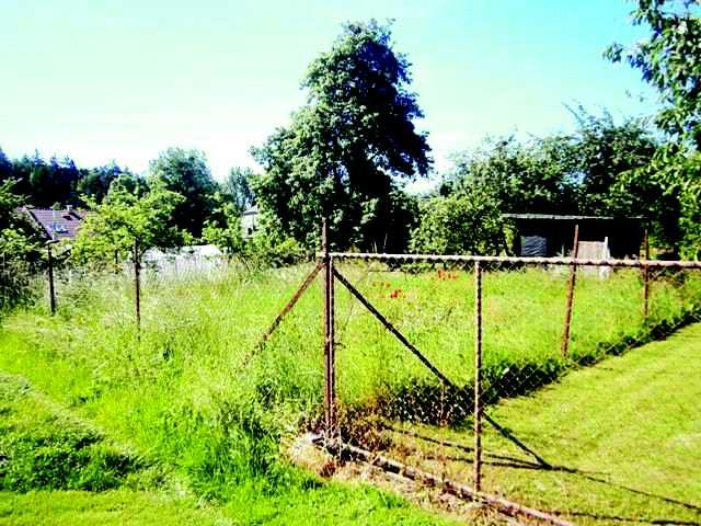 Pozemek, 426 m 2, Penice, Perov, okres Perov 1. Identifikace Prodej, Pozemek, 426 m 2, Penice, Perov, okres Perov Celková cena: 180.000 K Adresa: Penice, Perov, okres Perov 2.