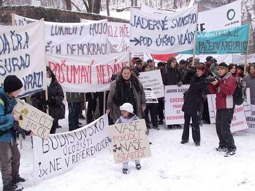 A vedly k zastavení průzkumů v roce 2004