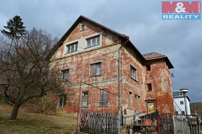 Celkvá cena: 2 500 000 Kč za nemvitst, včetně prvize Plcha pzemku: Plcha zahrady: 1360 m 1360 m 2 2 ID zakázky: 631298 Sklep: 180 m 2 Aktualizace: 14.06.