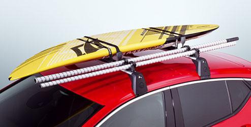 Aerodynamický design Bezpečná přeprava až 6 párů lyží nebo 4 snowboardů Extra široká tlačítka pro snadný přístup i v rukavicích Šířka vkládání 60 cm 09162894 67 32 473 Kč 2923 Určeno pro surfboardy