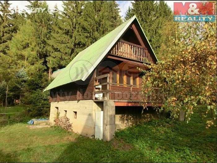 9) Rekreační chata Nabídková cena: 600 000,- Kč Lokalita: Rušinov Popis: Podsklepená rekreační chata s dispozicí 2+1 je situována v chatařské kolonii nedaleko Sečské přehrady.