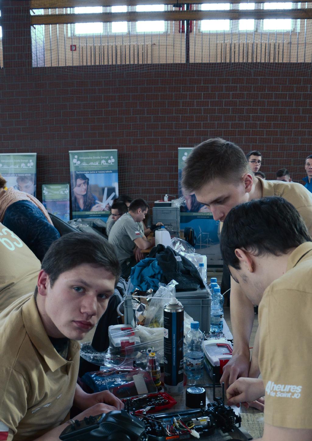 PODĚKOVÁNÍ Za Horizon Educational Group bychom rádi poděkovali všem našim partnerům akademickým, firemním, průmyslovým a vládním kteří přispěli k úspěchu našich programů a iniciativ.