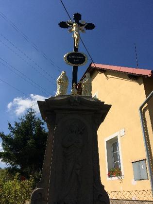 Celkové náklady na rekonstrukci památky činí 105 800,- Kč, přičemž 74 060,-