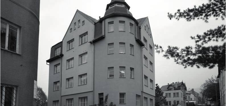 3 POSLÁNÍ STŘEDISKO Č. 3 SLUŽBY PRO OSOBY SE ZDRAVOTNÍM POSTIŽENÍM SÍDLO: Spojenců 214, 407 11 Děčín XXXII VEDOUCÍ STŘEDISKA: Bc. Roman Horn ZÁSTUPKYNĚ VEDOUCÍHO: Bc.