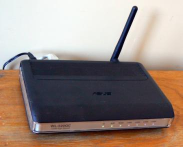 WIFI PŘIPOJENÍ STUDOVNY Wifi připojení studovny k internetu umožňuje studentům v době volných hodin nebo po skončení výuky