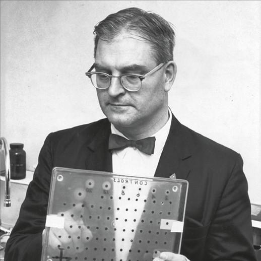 pacienty se zvýšenou hladinou Phe v krvi. 1960, Robert Guthrie (americký mikrobiolog) zavedl diagnostický test vhodný pro screening HPA/PKU.