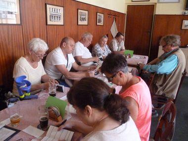 Klub důchodců Schůze klubu dne 21.6.2017 Poslední schůze před prázdninami se konala dne 21.6.2017 v restauraci,,u Kozla " na Žižkově.
