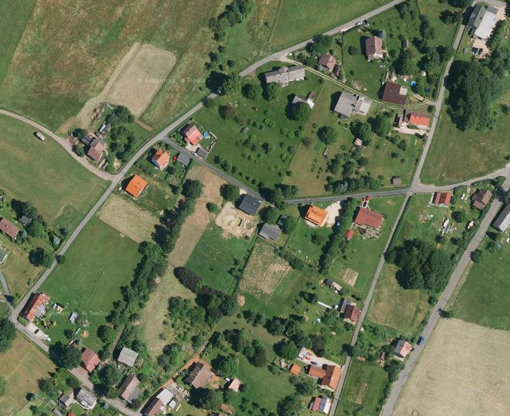 ÚZEMNÍ PLÁN HRÁDEK NAD NISOU R rozvolněná struktura (F102) Jako rozvolněná struktura je vymezena smíšená a obytná zástavba v okrajových polohách části Hrádek nad a většina zástavby samostatných částí