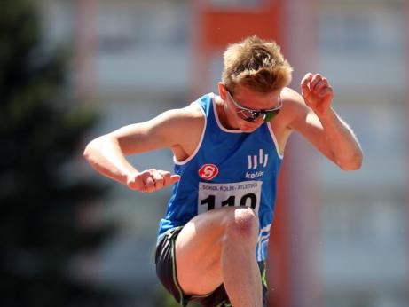 60 metrů překážek - mužské 8.56 h Jiří Kunt 95 M 60 metrů překážek - juniorské 8.31 h Jan Bouma 00 J 9.05 h Jindřich Semotam 00 J 60 metrů překážek - dorostenecké 8.60 h Tomáš Konvalina 02 D 9.