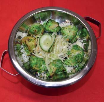 TIKKA 165 Kč 150 g Velmi ostře kořeněné kuřecí kostky (Chicken