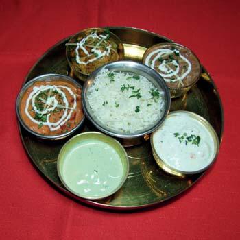 Joghurt, Reis oder Chapati Teilungsteller ) Lamb 209 Kč Chicken 199 Kč Shrimps 199 Kč