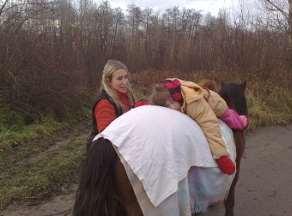 Nadační fond Algo přispěl humanitární organizaci Člověk v tísni na pomoc obětem zemětřesení v Nepálu ze dne 25 dubna 2015.