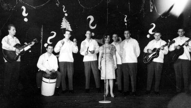 Anonymní jazzové reminiscence Hudební kritik St. Titul o mně sice napsal pochvalnou zmínku v časopise Melodie jako o úspěšném záskoku švýcarské skupiny The Harlem Sound na jubilejním X.