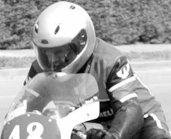 Motoristický fanda Holásek vlastní tři motocykly: 50 ccm Minarelli, 125 ccm ČZ a 175 Kovrovec.