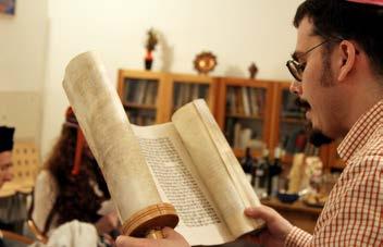 PURIM Purim v Bejt Simcha Letošní purimové oslavy v Bejt Simcha byly bujaré, jak to má být.
