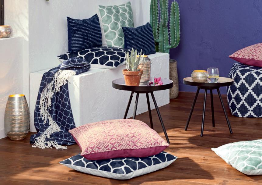 5 Žakárový pléd Kč 499,- 1 Baldachýn Lze snadno zavěsit. 60 % bavlna, 40 % polyester. Rozměry (š x v x h) cca 198 x 55 x 55 cm.