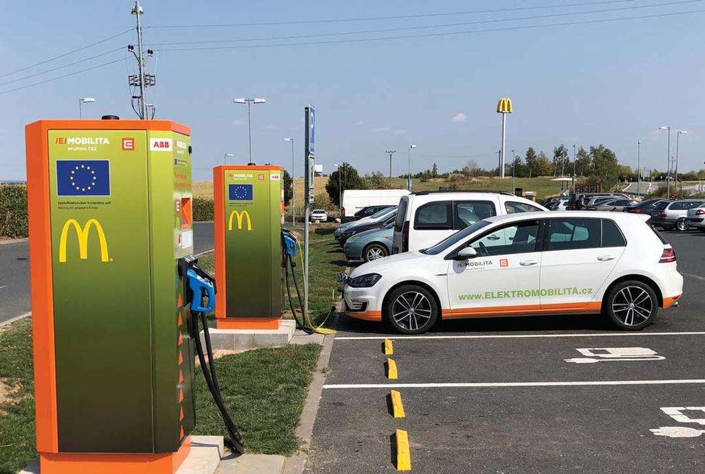 ELEKTROMOBILITA Měli bychom se těšit, nebo se bát? Elektromobilita se pomalu, ale jistě stává fenoménem dnešní doby. Je zřejmé, že tento trend nelze ignorovat.