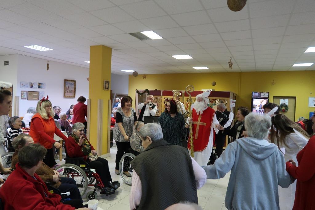 V prosinci nastává zvláštní čas setkávání a sdílení. Také v letošním roce jsme se zapojili s našimi uživateli do projektu Ježíškovo vnoučata.