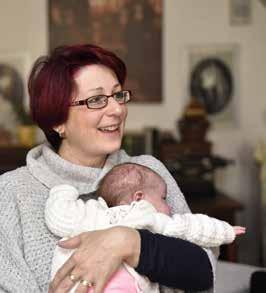 život v obci Vybírám i různé odstíny, aby na hotové kraslici vynikl vzor a kontrast. Trávím spoustu času v přírodě, což mě uspokojuje.