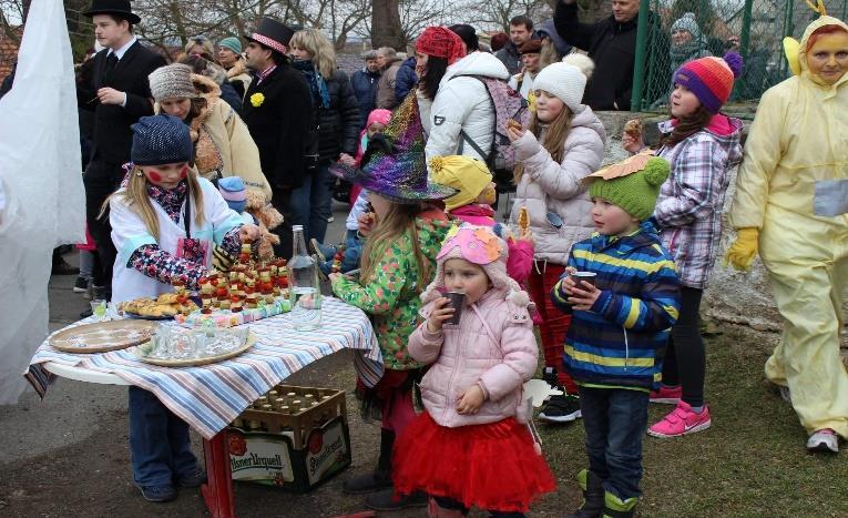 Na sále byla vyhlášena a oceněna nejhezčí dětská maska.