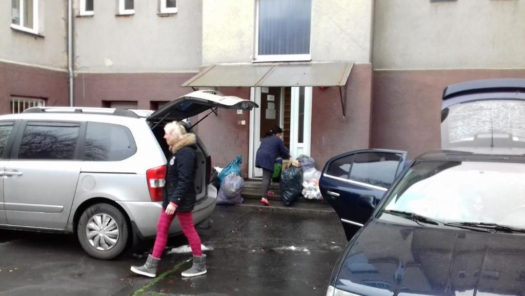 Sbírka i nadále pokračuje.