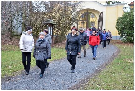 Jak jinak začít nový rok než Novoroční vycházkou. Již počtrnácté vyrazili Peručáci a další účastníci na Krásnou - Čechovu vyhlídku, aby společně přivítali rok 2019.