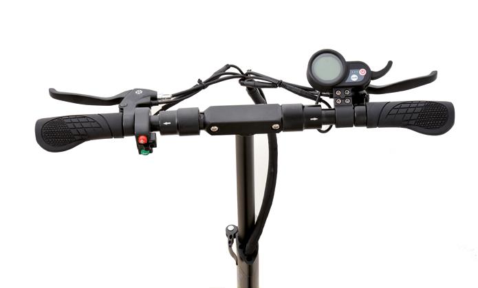 Přední 10 nafukovací pneumatika 12. Kabeláž 13. Rychloupínací pojistná matice 14. Pojistka skládacího mechanismu 15.