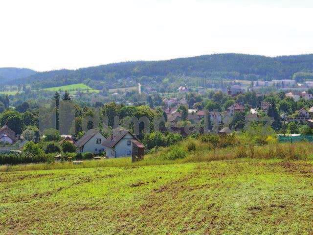 cz/nemo 3) Stavební pozemek, Jince Pozemek v obci Jince.