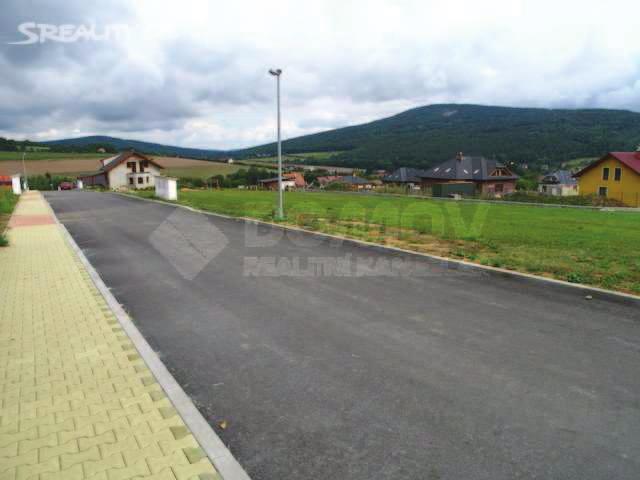 V obci je plná ob anská vybavenost, okresní m sto P íbram je vzdáleno 14 km.