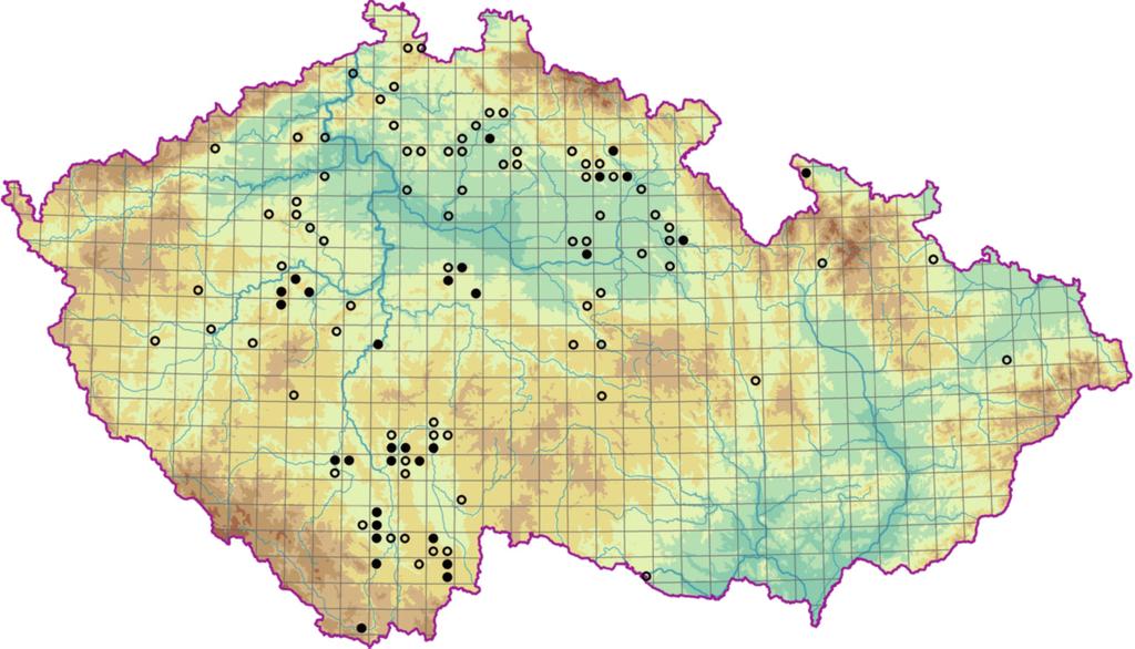 Quercion roboris nulosti podpořen na úkor acidofilních bučin nebo náročnějších smíšených lesů pěstováním dubu jako hospodářské dřeviny, výmladkovým hospodařením a ochuzením půd v důsledku tradičního