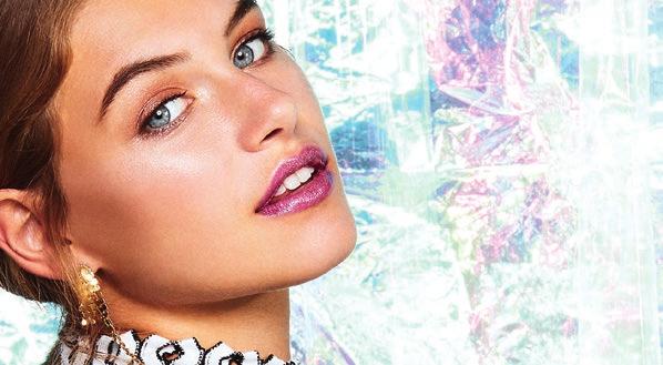35471 Trendy Berry NOVINKA VYSOCE LESKLÝ EFEKT 100 % SOUHLASÍ ZVÝRAZŇUJE TVAR A STRUKTURU RTŮ 92 % SOUHLASÍ.