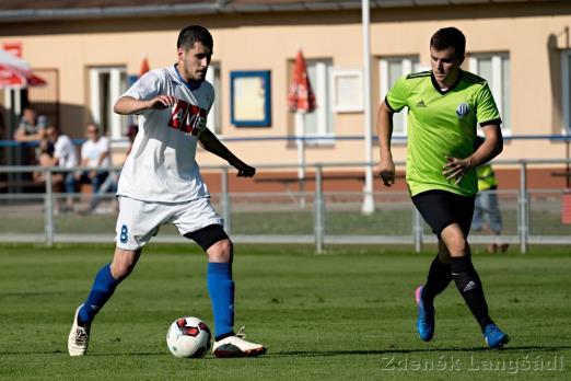8 SK Benátky Loko Vltavín REZERVA PORAZILA DOMA GÓLEM KRAUSE NELAHOZEVES, KTERÁ BOJUJE O POSTUP! I.B třída 22. kolo neděle 20.5. od 17:00 hod. SK Benátky B TJ Dynamo Nelahozeves 1:0 (0:0) Benátky n/j.