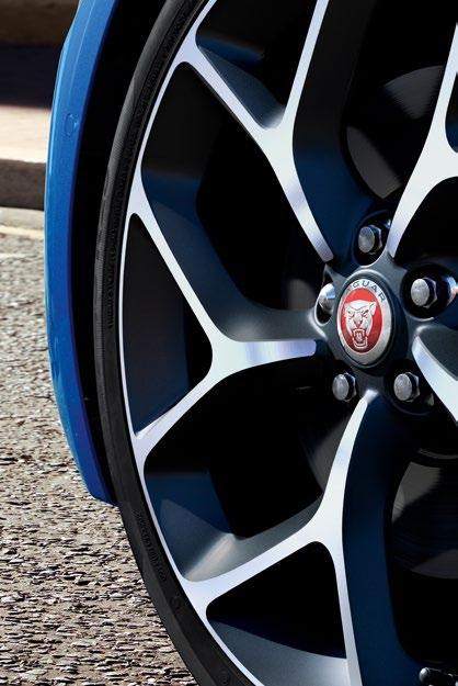 20" kola z lehké slitiny s 10 paprsky, Satin Grey, Diamond Turned (Style 1014) Pouze v kombinaci s motorem