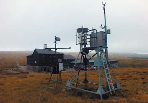 MĚŘENÍ VYBRANÝCH METEOROLOGICKÝCH PRVKŮ NA LABSKÉ BOUDĚ A LUČNÍ BOUDĚ V CHLADNÉ ČÁSTI ROKU Stanislava Kliegrová, Český hydrometeorologický ústav, pobočka Hradec Králové, Dvorská 410, 503 11 Hradec