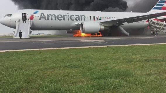 CNN- Záběry z mobilů American Airlines 767 / 383 CHICAGO O HARE MIAMI 28 / 10 / 2016 9.
