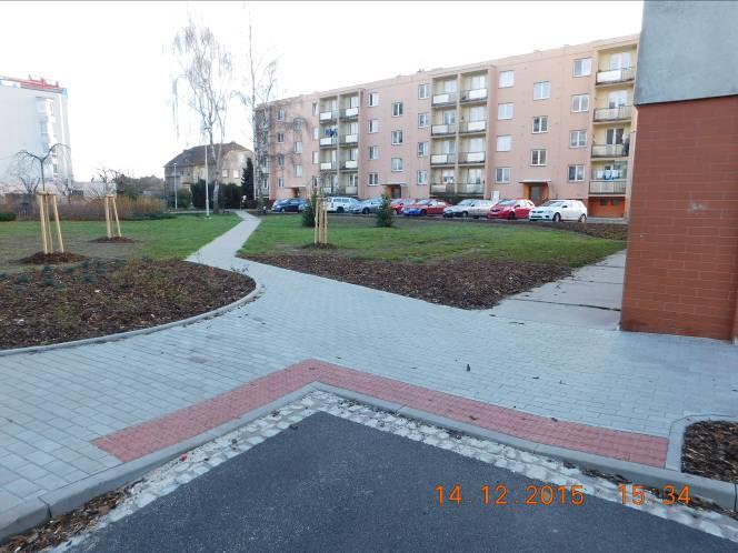 Zpracovat projekt úprav zeleně před bytovým domem čp. 1561-1563 v ulici Na Drážce. 2015 v roce 2015 nebylo řešeno.