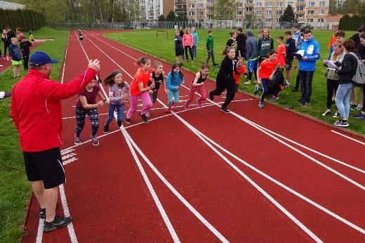 Z řad zástupců veřejnosti se podařilo zajistit vedení dvou zájmových útvarů