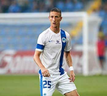 28 FORTUNA:LIGA FORTUNA:LIGA 29 Těžce? Opravdu těžce. Myslím, že nějakou stopu křivdy to v nás chvíli zanechalo. Ale zápas si v týdnu rozebereme, podíváme se, co jsme udělali správně, a co ne.
