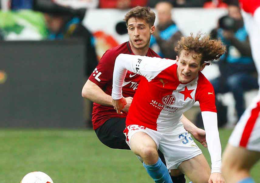30 FORTUNA:LIGA ZAUJALO MĚ BORIS KOČÍ Když jsem viděl zápas Plzně s Baníkem a derby pražských S v Edenu, tak bych jen suše konstatoval, že video používáme po česku.