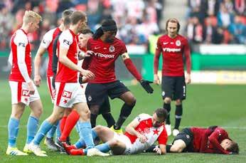 FOTOSTORY FOTOSTORY 34 35 Jak se v derby S dělily body 4) 6) Slavia