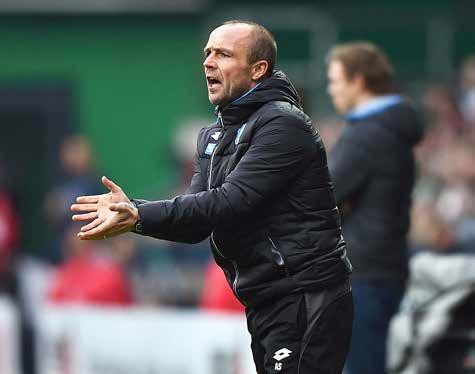 Frankfurt 29 15 7 7 57:34 52 5. Manchester Utd. 33 19 7 7 63:44 64 5. M gladbach 29 15 6 8 48:35 51 6. Arsenal 32 19 6 7 65:40 63 6. Hoffenheim 29 12 11 6 60:39 47 7. Leicester 34 14 5 15 46:45 47 8.