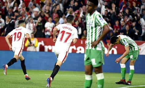 48 LA LIGA SERIE A 49 LA LIGA # MUŽSTVO Z V R P GÓLY B Tlačenice o poháry Stará dáma oslavy odložila SERIE A # MUŽSTVO Z V R P GÓLY B 1. Barcelona 32 22 8 2 81:31 74 1. Juventus 32 27 3 2 65:22 84 2.