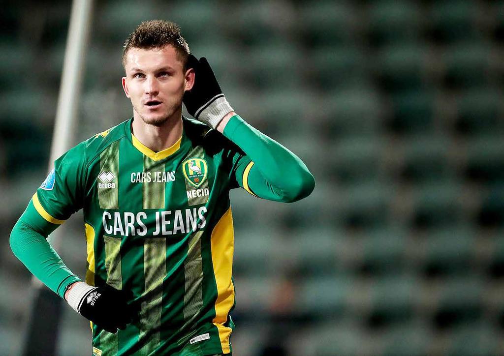 Tomáš Necid Na nizozemské houpačce S šesti vstřelenými góly je TOMÁŠ NECID v této sezoně sice nejproduktivnějším českým krajánkem v cizích ligových službách, ale na útočníka to zase nejsou příliš