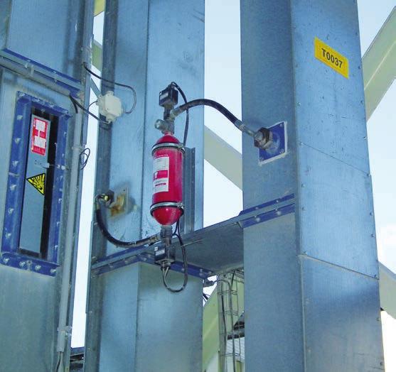 Komponenty: Detektor výbuchu Bariéry zabraňující přenosu výbuchu na vstupu do korečkového elevátoru a výstupu do připojených technologií a zařízení Bezplamenné odlehčení výbuchu Výhody: Redukuje