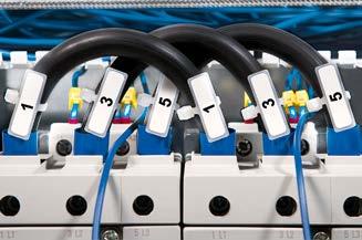 Označení vodičů a kabelů 5.1 Označovací pásky pro značení kabelových svazků IT pásky Jednou z hlavních výhod je možnost současně zajistit a označit svazky kabelů v různém čase.