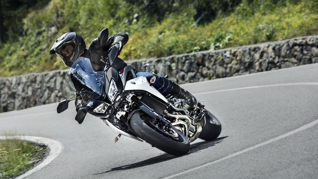 Dejte průchod svým emocím Vzali jsme náš nejprodávanější sportovně cestovní motocykl. Všechny jeho funkce a prvky jsme podrobili analýze, abychom zjistili, jak je vylepšit.