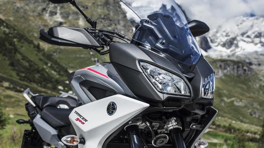 Vyspělá ergonomie a ochrana proti větru Populární sportovně cestovní motocykl značky Yamaha dostal celou řadu vylepšení, jejichž cílem bylo zajistit vám větší pohodlí při jízdách na