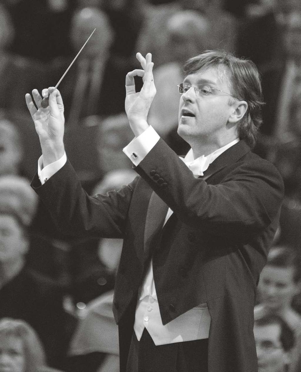 TOMÁŠ NETOPIL TOMÁŠ NETOPIL Hlavní hostující dirigent České filharmonie Tomáš Netopil zastává od sezony 203/20 funkci hlavního hudebního ředitele Divadla a filharmonie Aalto v německém Essenu.