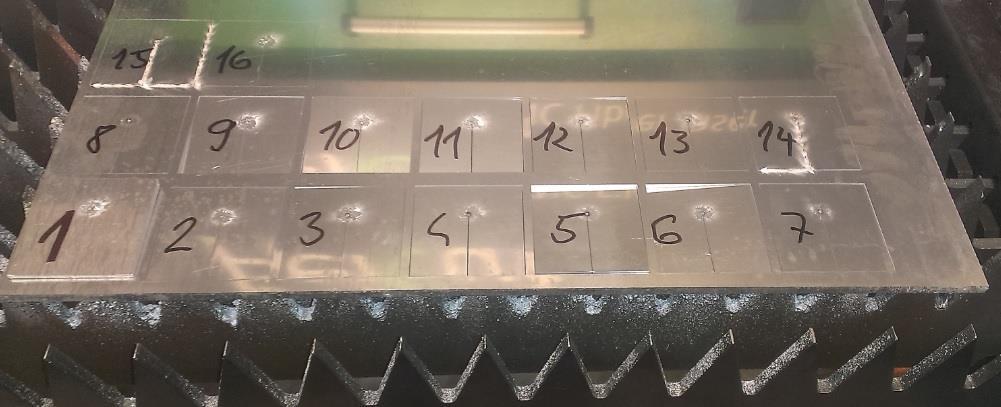 7.2 Zisťovanie vplyvu rezných parametrov na kvalitu rezných plôch [8], [27] Vplyv rezných parametrov na kvalitu rezných plôch bol sledovaný na vzorkoch z bezkyslíkatej medi, hliníku a mosadzi.