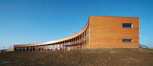 Trčka Adresa: Radlická 333/150, Praha 5-Radlice Investor: ČSOB Realizace: 2005 2007 Administrativní budova pro 2500 zaměstnanců je největší realizací podle ekologických standardů v České republice i